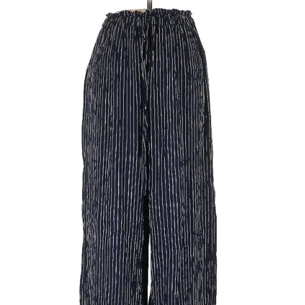 American Eagle Women's Navy and White Flowy Pants